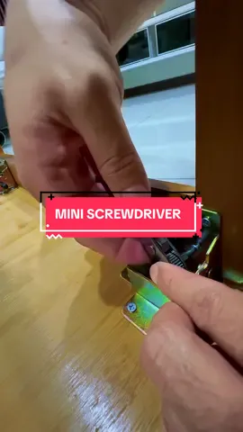 Mini screwdriver，非常适合用在地方狭窄的地方 #screwdriverset #screwdriver #screwdriverkit #五金工具 