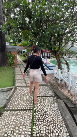 Menjalani hidup,mencintai setiap momen 🤍