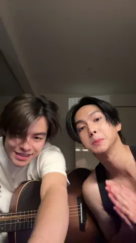 ร้องกับพี่เดชครับ  #COPPERdechawat #MARCKRIS #BUSbecauseofyouishine 