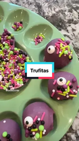 Fácil de preparar, unas trufitas con galletitas oreo y queso crema Cubiertas de chocolate y decoradas para #halloween 