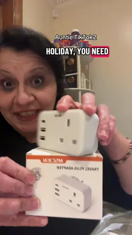Travel adaptor #tiktokmademebuyit #dealdrops #cosyseason #adaptor 