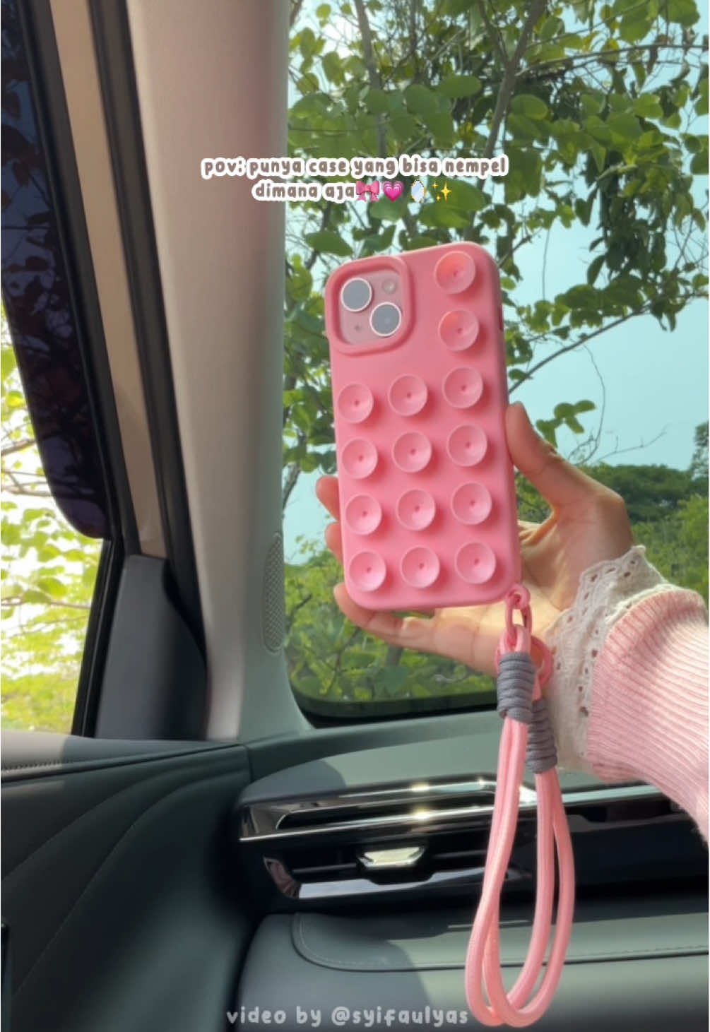 ga perlu tripod lagi😚 cukup pake case ini bisa nempel dimana aja 💗✨ . . #phonecase #guritacase #aestheticphonecase #caselucu #pinkcase 