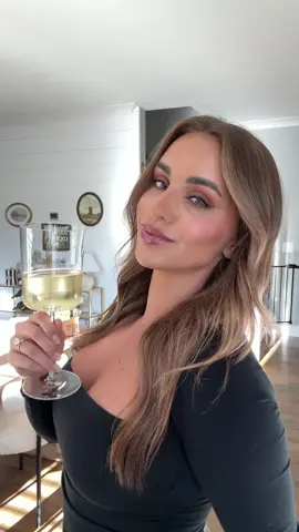 styling 101 with our fave @Victoria Wilcox 🤍 #uncommonjames #stylingjewelry #jewelry #jewelrystack 