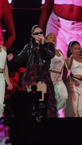 25-10-24🇹🇭ΒΑΝGKOK Deadline Tour 🖤🩷@JENNIE  JENNIE #JENNIE_solo #ΒΑΝGKOK1024 #Deadline_concert #BLACKPINK