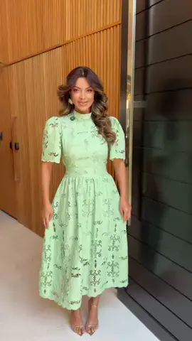 Dê uma olhada em VESTIDO DE RECHELIU BORDADO MANGA PRINCESA por R$188,37. FAVOR SIGA A LOJA NA PLATAFORMA DA SHOPEE VÁ  EM PESQUISA E DIGITE REPRESENTANTE COMERCIAL ]VENDAS 