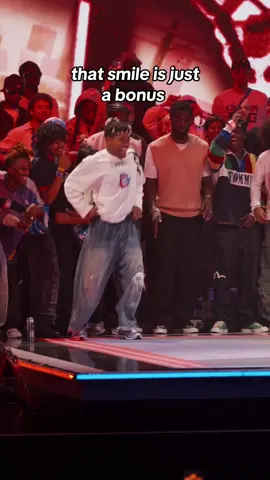 a little extra flavor to go with it! 🔥 @Davidjrx to 🎧 @Rema & @Becky G #redbulldanceyourstyle #dance #battle 
