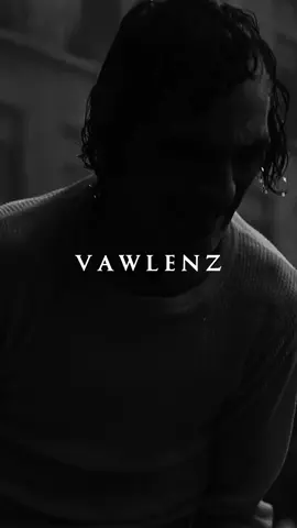 Faire semblant d’aller bien, c’est la seule manière de ne pas sombrer. #motivation #inspiration #citation #vawlenz 