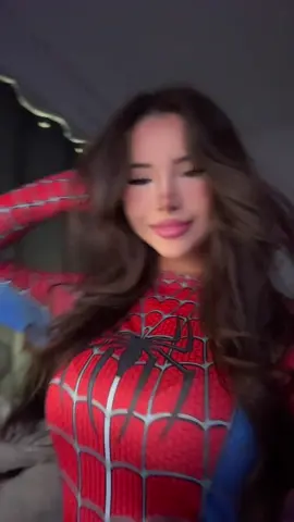 OUAIS OUAIS SPIDER KYLIE 🤟🏻 #pourtoi #spiderman #peterparker #halloween #cosplay 