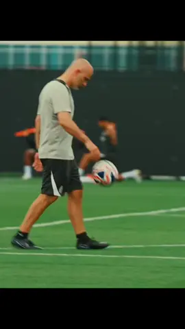 Enzo Maresca with some moves✊💙👏  . . . . . . #chelsea #chelseafc #cfc #zafnant2 #colepalmer 