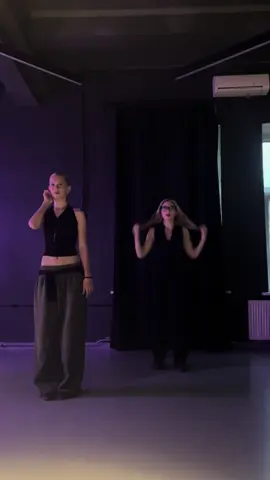Я снялась со звездой @KATRINA|Dance teacher Vilnius 👩🏽‍❤️‍💋‍👩🏽#jazzfunk #dancer #dance #recommendations 