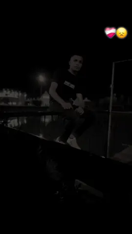 الي بضهري يطعنون_______((🥀🖤)) . . . #تصويري_احترافي_الاجواء👌🏻🕊😴 #تصميم_فيديوهات🎶🎤🎬 #ابداع_المصممين #هاشتاقات_تيك_توك_العرب  #مالي_خلق_احط_هاشتاقات 