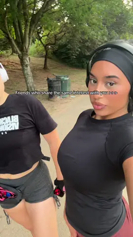 I use Skindinavia setting spray and my make up doesn’t move even after I run ! 🫶🏼☺️ 