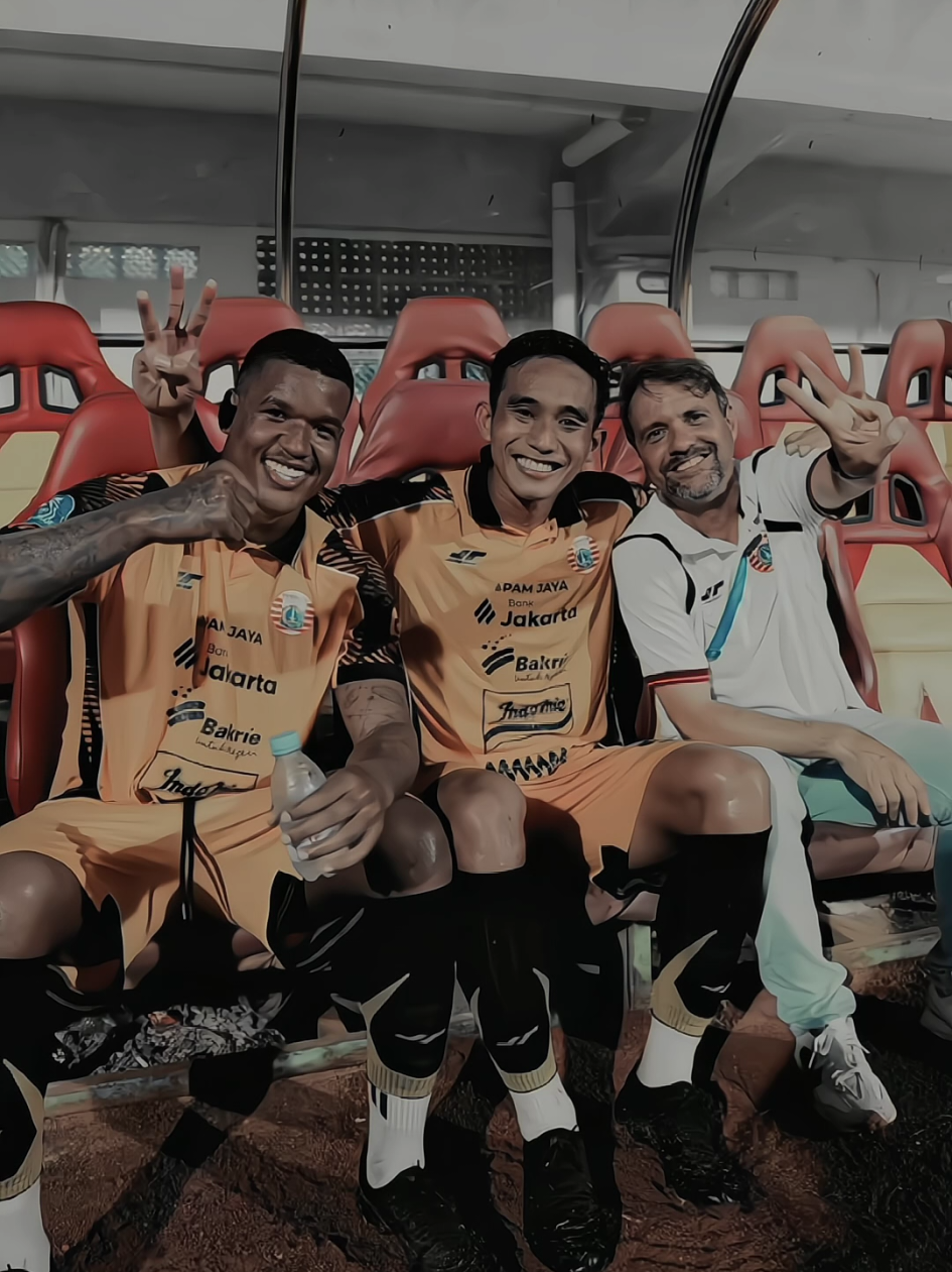 Allhamdulilah Jum'at berkah sampai ketemu di home diakhir bulan oktober❤️ #persijavsmaduraunited #persijaday #persijajakarta #fyp #jakmaniacariu 
