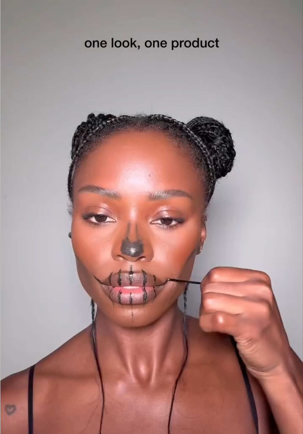 1 seul produit pour un glow macabre, skeleton but make it hot besties 💀🔥 #nyxcosmeticsfrance #halloween2025 