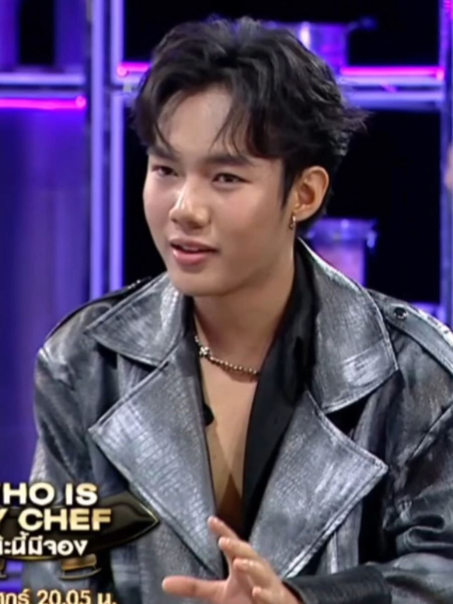 โต๊ะ3 ก็น่าสนใจ แต่..ไม่ไปดีกว่า😁😁😁🐯 ดูเต็มๆใน