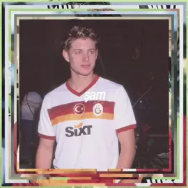 Galatasarayın teknik direktörlüğü için yanıp tutuşuyormuş sevmeyipte taşa mı dönelim#galatasaray #jensenackles #jensen #supernatural #deanwinchester 