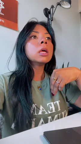 I offer 1 on 1 virtual and in person posing sessions for fit model, bikini, wellness and figure athletes 💛