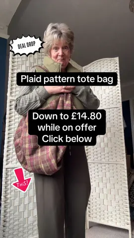 How many of you follow Carla Rockmore?…… @BaeBag #totebags #dealdrops #cosyseason #tiktokmademebuyit #fyp 