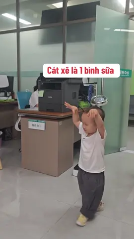 👶🏻 Nhận chút thù lao phụ tiền bỉm sữa cho bà già. 🤣🤣🤣#embethichnhay #embedangyeu #embedethuong #mebimhiendai #yenmayman 