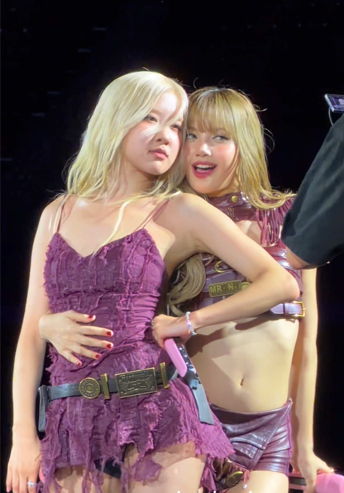 ฮ้อบบบบบ #LISA #ROSÉ #BLACKPINK #DEADLINE_IN_BANGKOK #fyp 