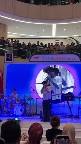 Juicy Luicy FinExpo 2025 📍Tunjungan Plaza 6 #juicyluicy #konser #finexpo2025 #surabaya #musik 