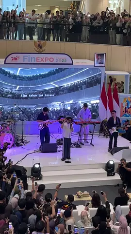 Juicy Luicy Concert at Tunjungan Plaza Surabaya 🤩✨  #juicyluicy #tunjungan #surabaya #konser #fyp @Juicy Luicy 