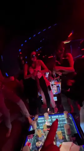 ท่าเต้นแปลกใหม่ไป 🤣 #ktv  #fyppppppppppppppppppppppp  #คนไทยในมาเลเซีย🇹🇭🇲🇾 #ktvmalaysia🇲🇾 #kl 