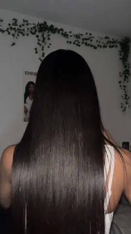 After using the L’Oréal Paris glycolic gloss lamination treatment 😫  #hair #straighthair #cloudninehair #lorealparis #hairroutine 