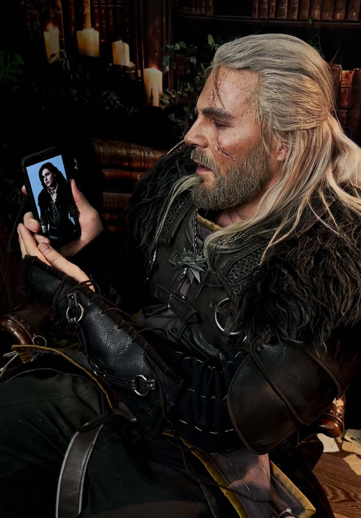 Scorpion can fix it. 😉😉 Geralt and Yennefer‘s relationship is sometimes a little complicated (especially with Triss involved 😉) and therefore the Scorpion treatment could make things much easier from time to time. 😄 What do you think? #geralt #yennefer #witcher #thewitcher #geraltcosplay #witchercosplay #cosplay #cosplayer #scorpion #mortalkombat #gaming #game #playstation #xbox #relationships #relationshipcoach