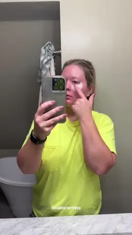 These eye patches are amazing! They really do firm my under eyes! #eyepatches #undereyes #eyes #skincareproducts #collagenmask @Peter Thomas Roth Labs 