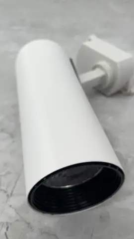 Đèn rọi thanh ray ống bơ COB 20W, 30W 💡 Ánh sáng mạnh – chiếu đâu sáng đó ✨ Thiết kế nhôm sơn tĩnh điện sang trọng, xoay linh hoạt 360° Phù hợp trang trí shop, showroom, quán cafe, nhà hàng, khách sạn. #denroithanhray  #denroirayCOB #denroiongbo #denroitrangtri 