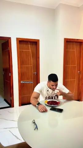Pegue não a comida kkkkkk 