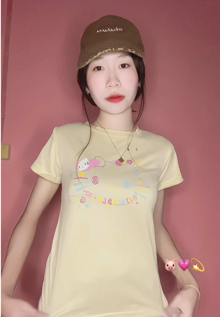 ใส่ไซร้M งานสวยตรงปก โซคิ้วมาก #เสื้อยืด #เสื้อครอป #เสื้อรัดรูป #เสื้อผ้าแฟชั่น 