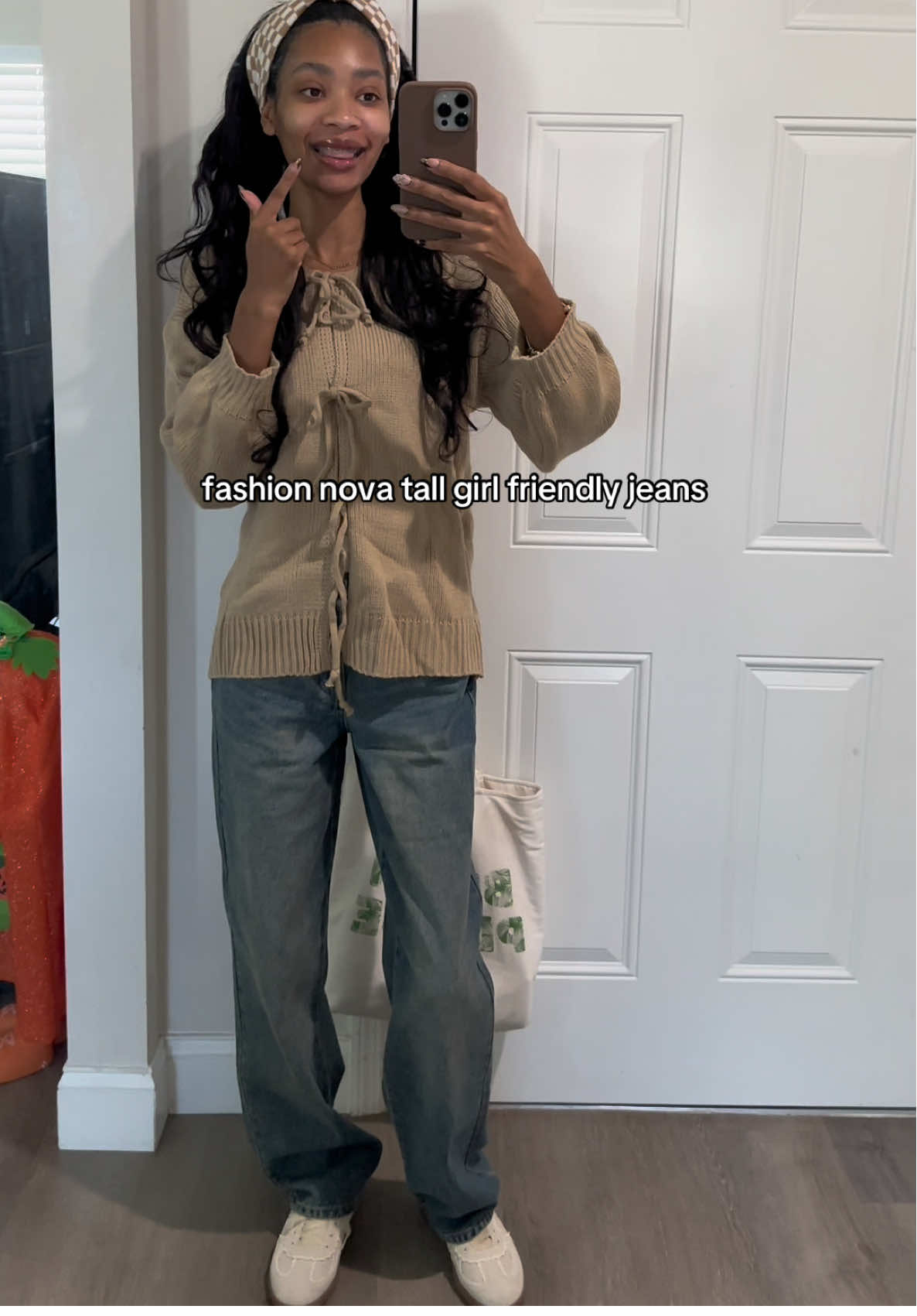 I love it here. 🥹 Finallyyyy  #fallfashion #falloutfits #tallgirlfriendly #fashionnovajeans #fyp 