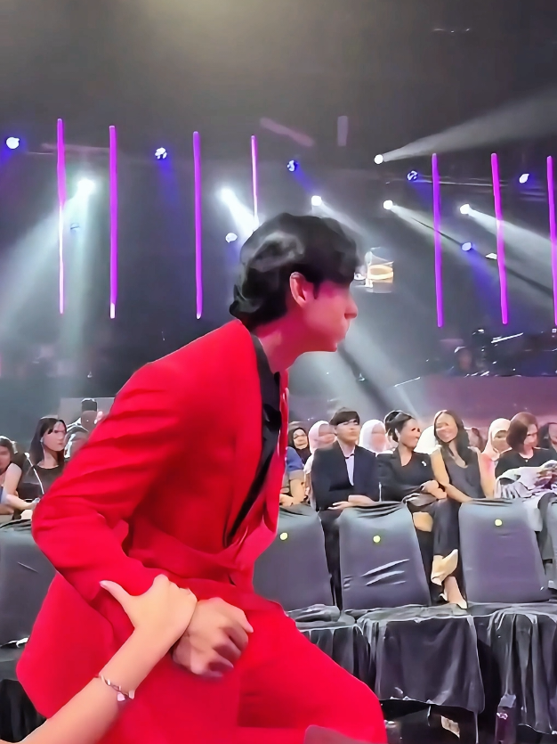 Gandeng terussss #fattnic #fattahsyach #nicolerossi #fattnicmagicstage #fyp 