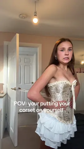 Can you guess what I’m being xx #xkarolinasz #halloween #halloweencostume #halloweenparty #blowup 