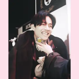 #taehyung || he’s a pink frosted cupcake with sprinkles on top 🎀💗🌷fyp #viral #v #vbts 