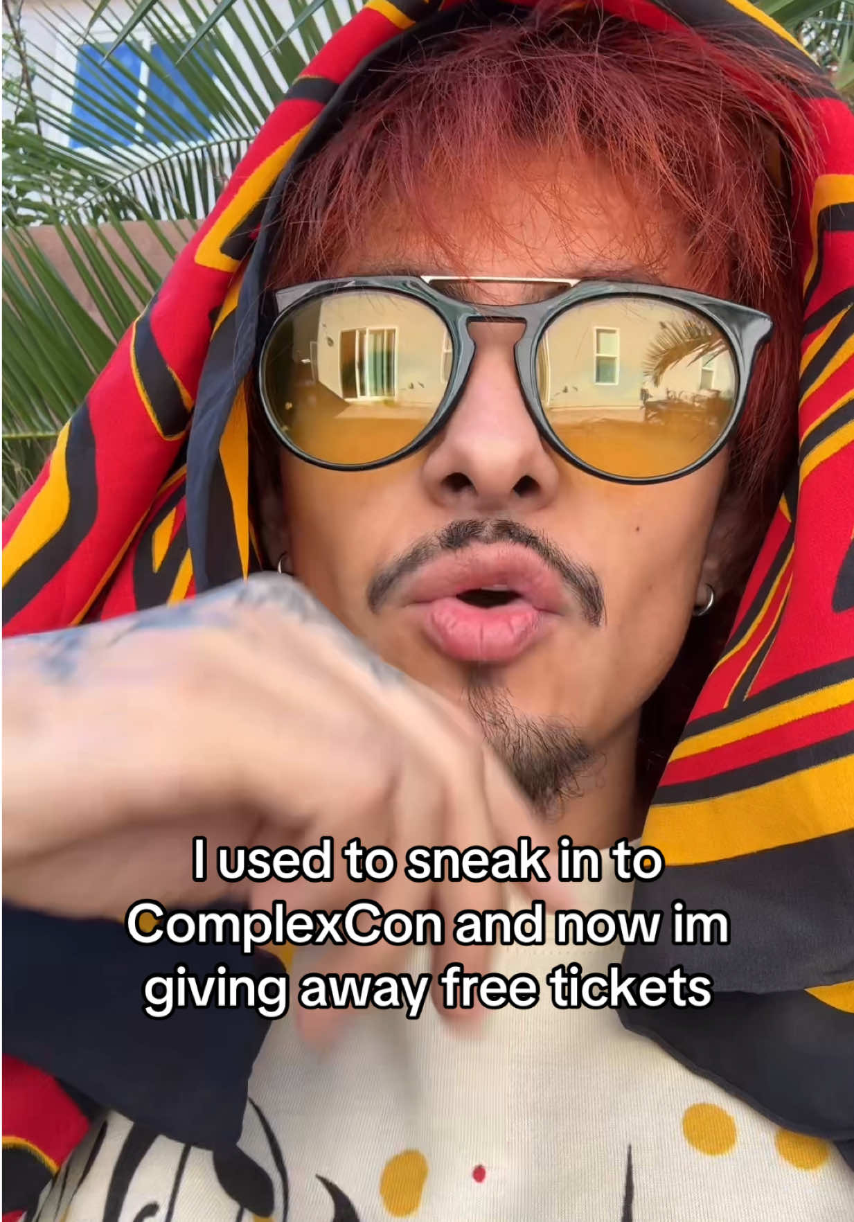 I used to sneak into ComplexCon  but now im giving away free tickets TODAY OCTOBER 24th at 4PM.. see you there vegas 