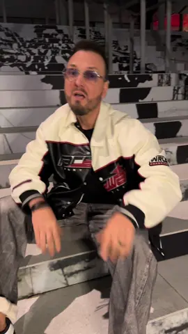 Weißt Du noch?⏳URBANIZE? 🥰 Was passiert hier? 😲😍 #arress #roman von #urbanize #neuemusik #ichwünschmirdich @MQstylez @DerWahreH1 