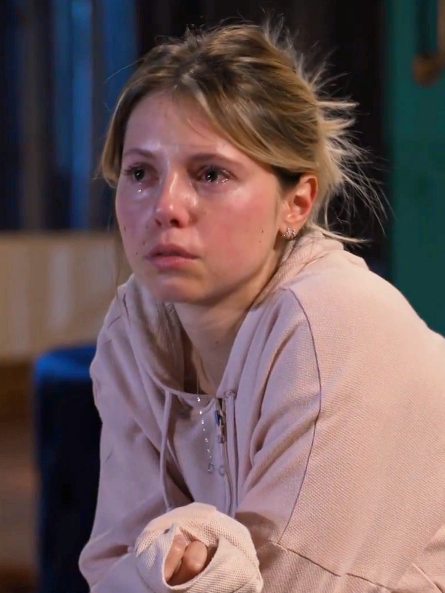 Nós somos completamente diferentes Como o dia e a noite O azeite e a água 💔🥺 #aherança #sic #bernesinha #teresinhaebernardo #teresinha #bernardonovais #lauradutra #ruipedrosilva