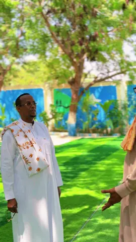 Walaal ma-huraan baa tahay.