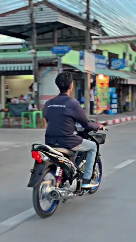 คนขับแมสนี่รถแจ่มทุกคันเลยครับ เห็นแล้วอยากได้เวฟมาขี่ซักคันเลยครับ🥰 #แก๊งขาลาย💯 #kaline👑 #ลักษณ์บัญชีเดิม #ตากล้องขาลาย #ขาลายteam💯💥 