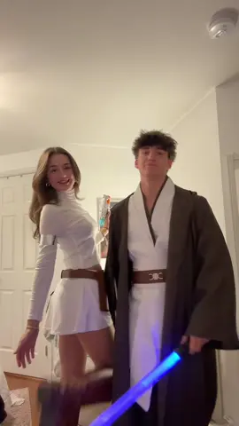 smooth #anakinskywalker #padmeamidala #starwars #costume #transition @em¡ly 