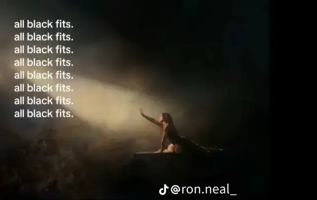 My hg swear she got a bbl 😭 peep ha inna back 