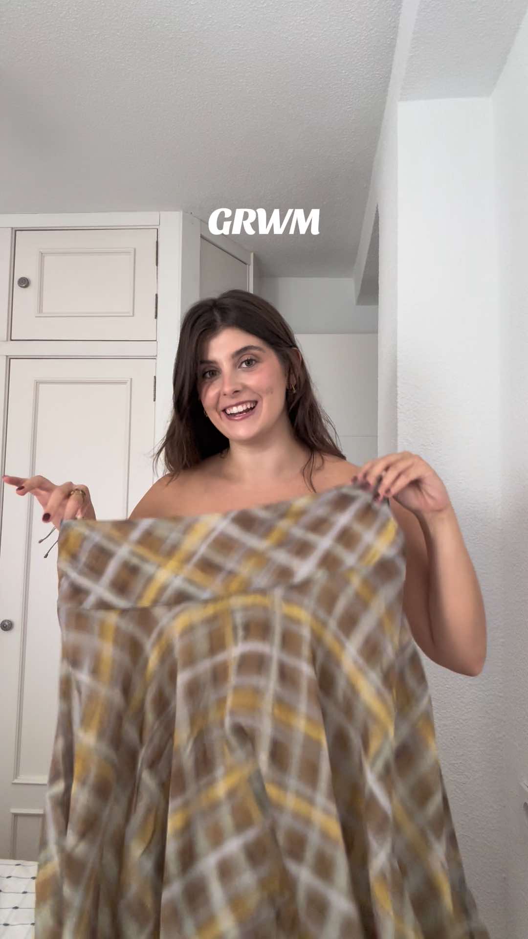 Viernes festivo en Córdoba y un GRWM para ir a celebrar este día ☀️👢🧥 #cordoba #grwm #ropa #visteteconmigo #viral 