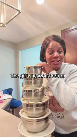 Kitchen essentials mixing bowls 