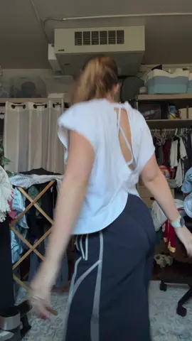 today’s mood >>> 🩵💋👀 #fall #outfitinspo #fyp #comfy #college 