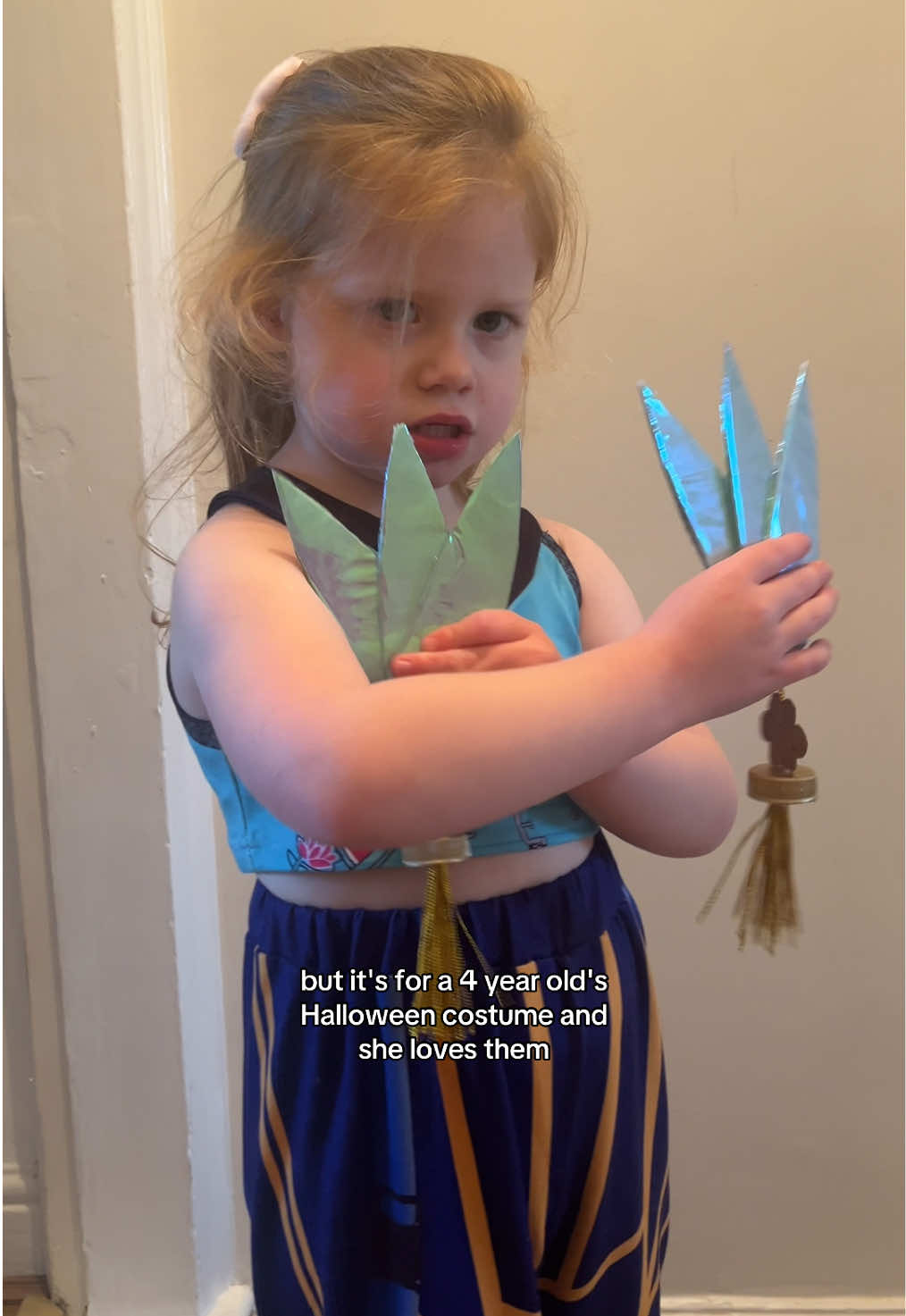 Making Zoey from kpop demon hunters swords for Ava’s Halloween costume #kpopdemonhunters #zoey #handmade #halloweencostume #halloween 