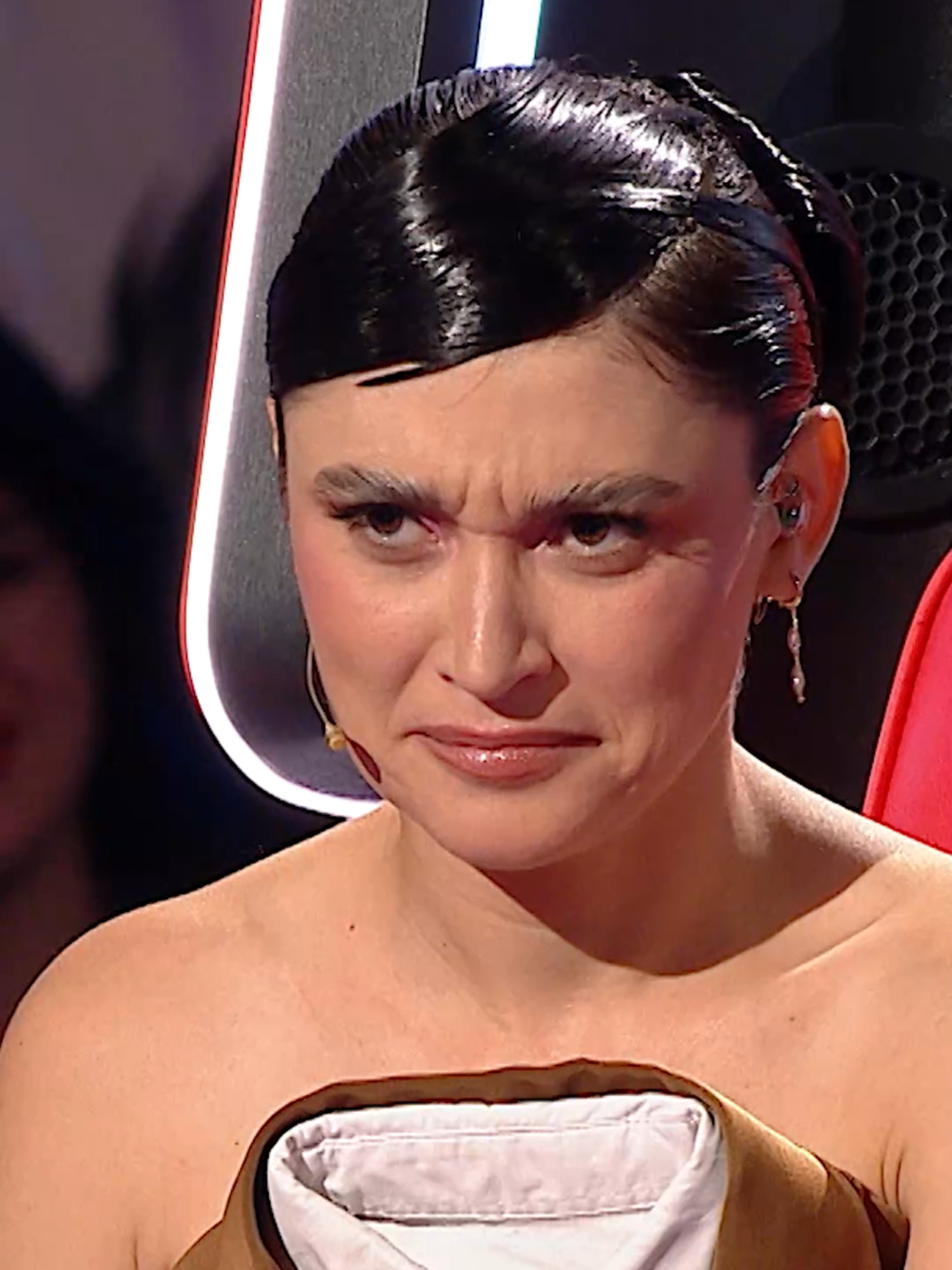 În tine se află doi lupi: IrinaTudor și TudorIrina. Tu pe care l-ai alege? 🤭 #vocearomaniei #13cunoroc #protv