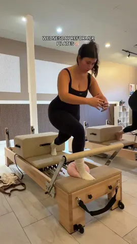 Took my friends advanced lower body reformer class this week & everything was SO slow & controlled it was such a good workout! 🥵  #pilates #reformerpilates #pilatesworkout #pilatesprincess 